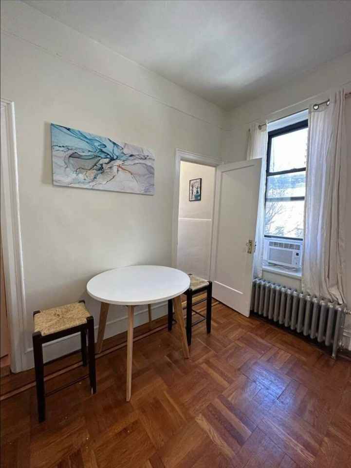 1492 1st Ave #1323947P - Photo 6 of 17