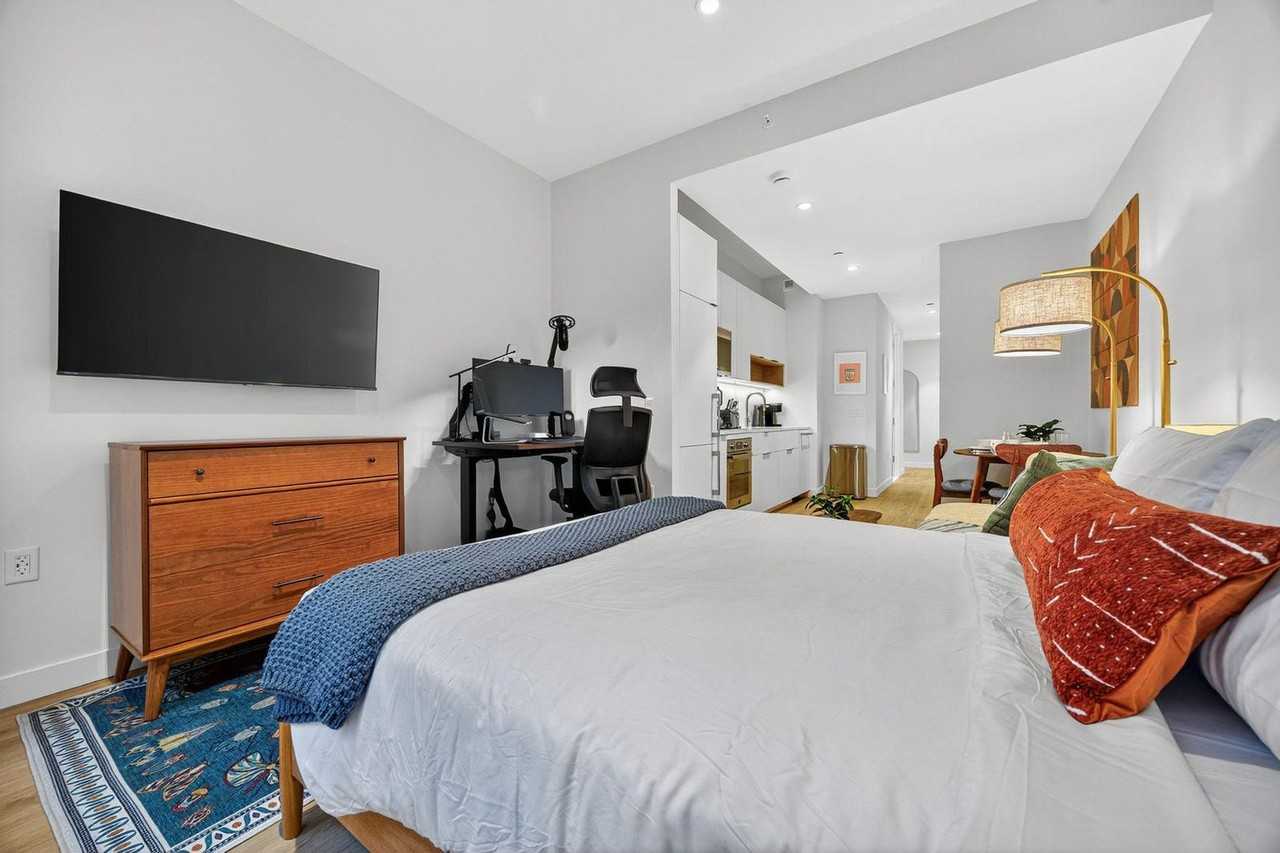 160 Water St #1328672P - Photo 3 of 22