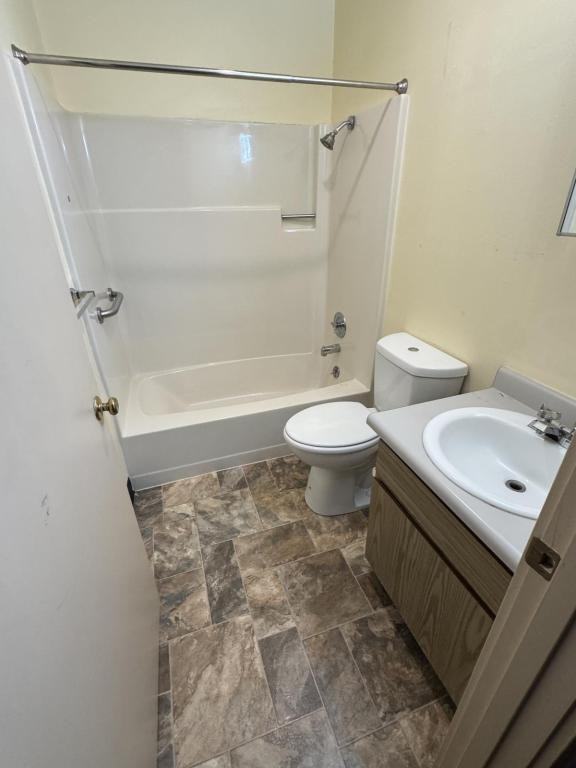 150 S 2nd St - Photo 4 of 4