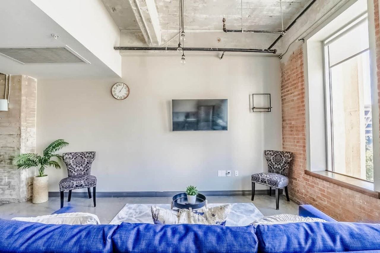 500 South Ervay Street - Photo 2 of 41