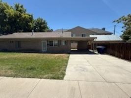 featured image of 942 E Garden Dr