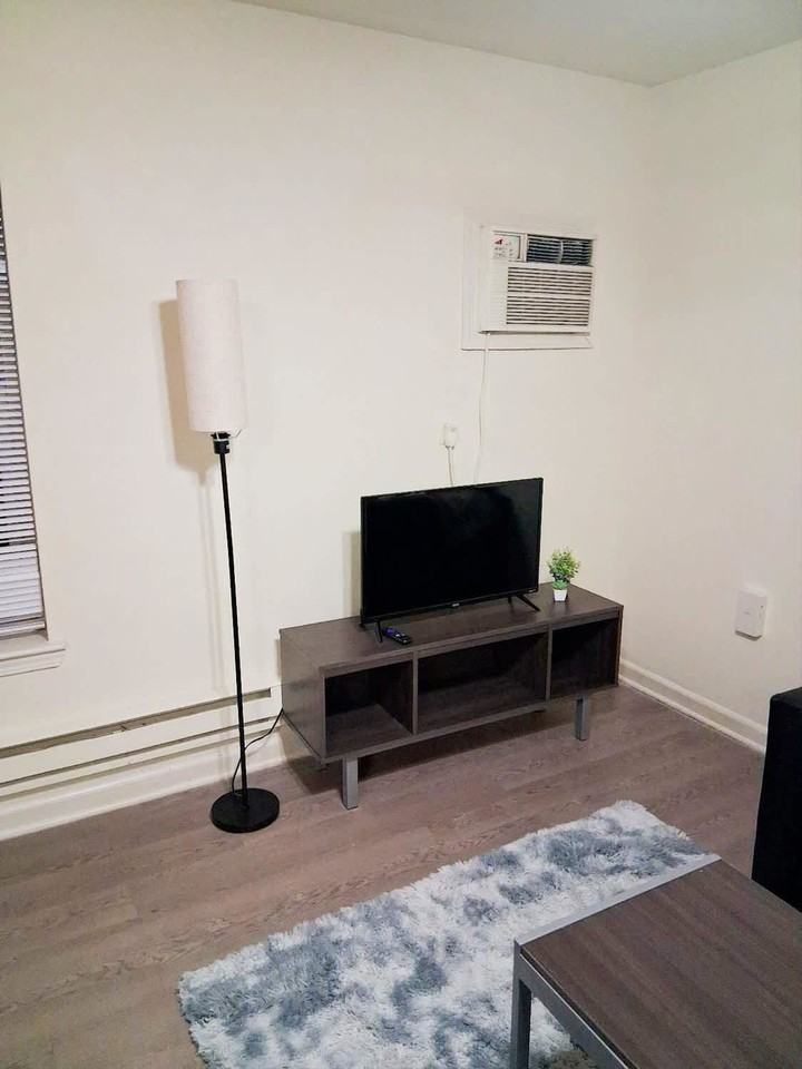 1051 Southern Drive - Photo 3 of 36