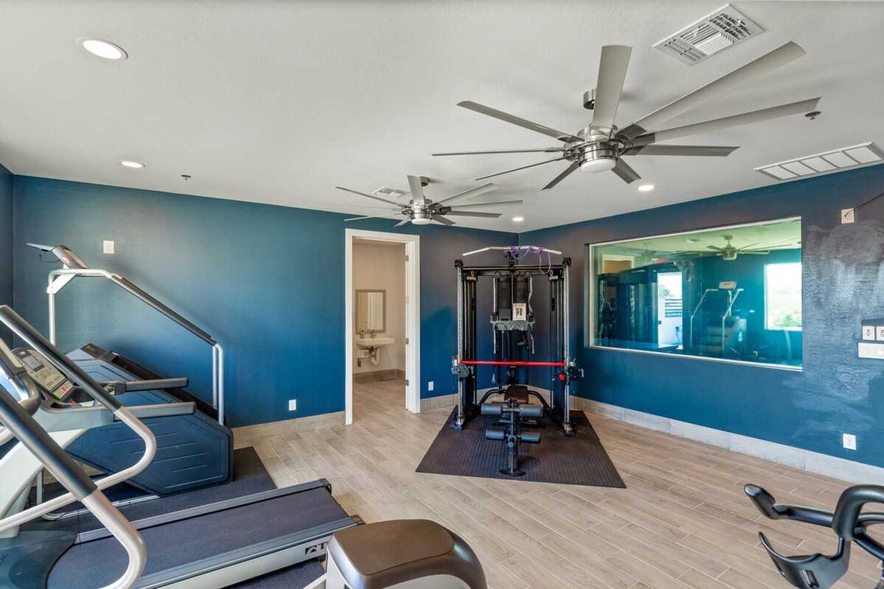 6612 W Paradise Ln #1240442P - Photo 3 of 39