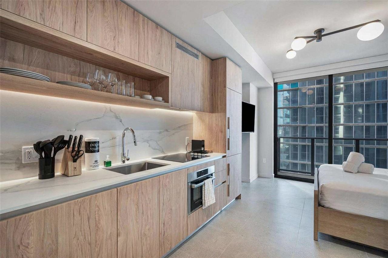 601 N Miami Ave #1380768P - Photo 2 of 28