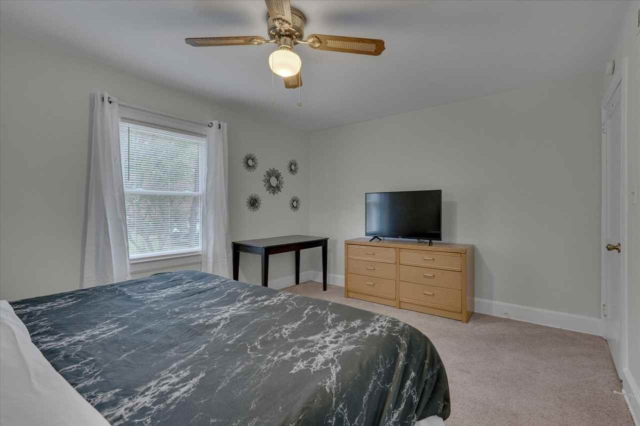 1001 Watts St #1391824P - Photo 7 of 24