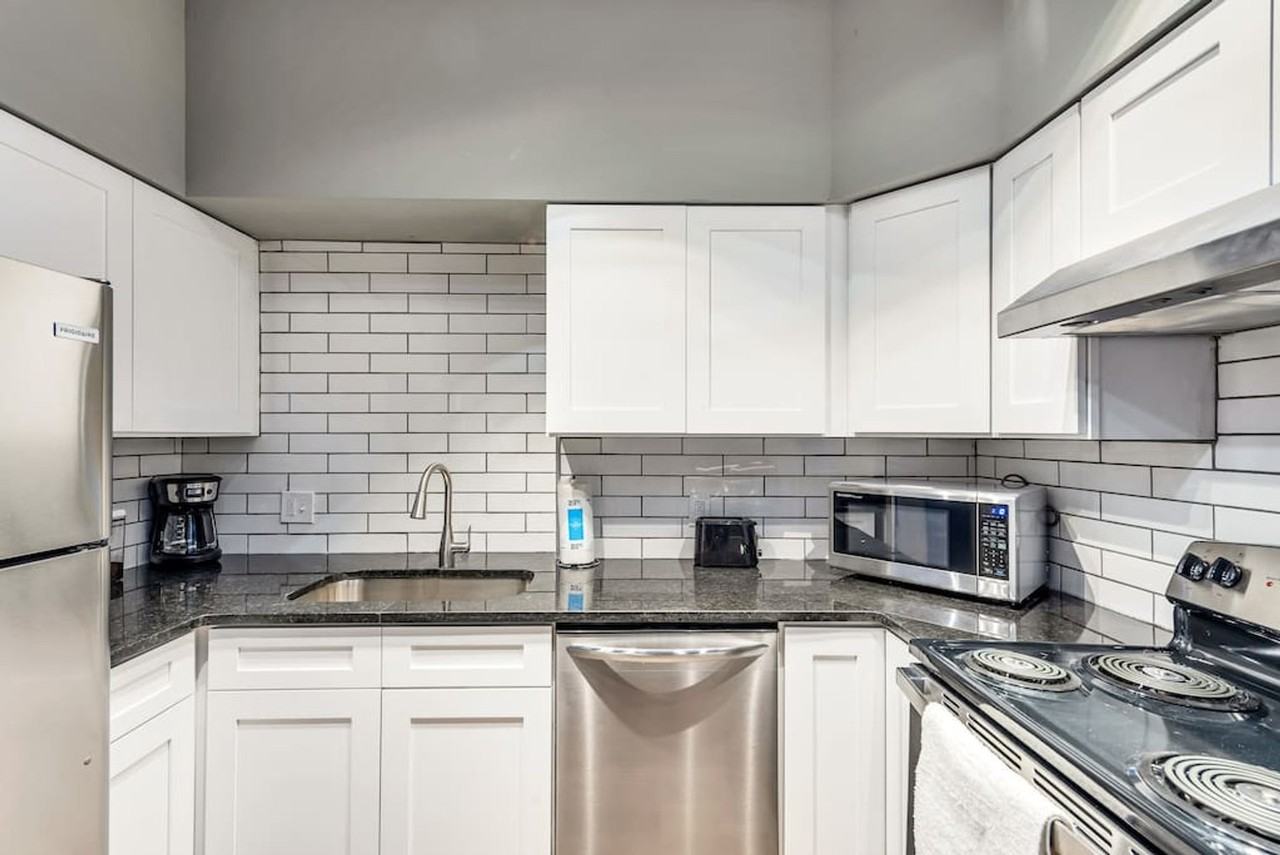 713 Barton St #1031858P - Photo 6 of 14