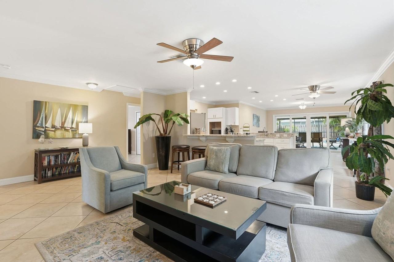 660 100th Ave N #1404250P - Photo 5 of 37