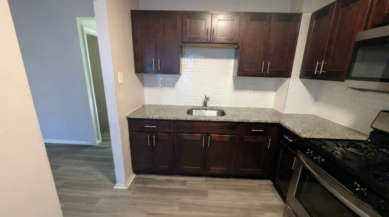 1732 Chesaco Ave - Photo 3 of 8