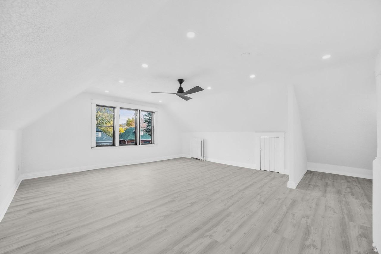 166 Wentworth Street South #3 - Photo 3 of 20