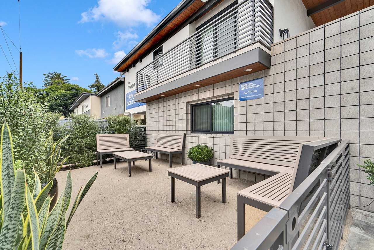 1240 W 29th St - Photo 3 of 50