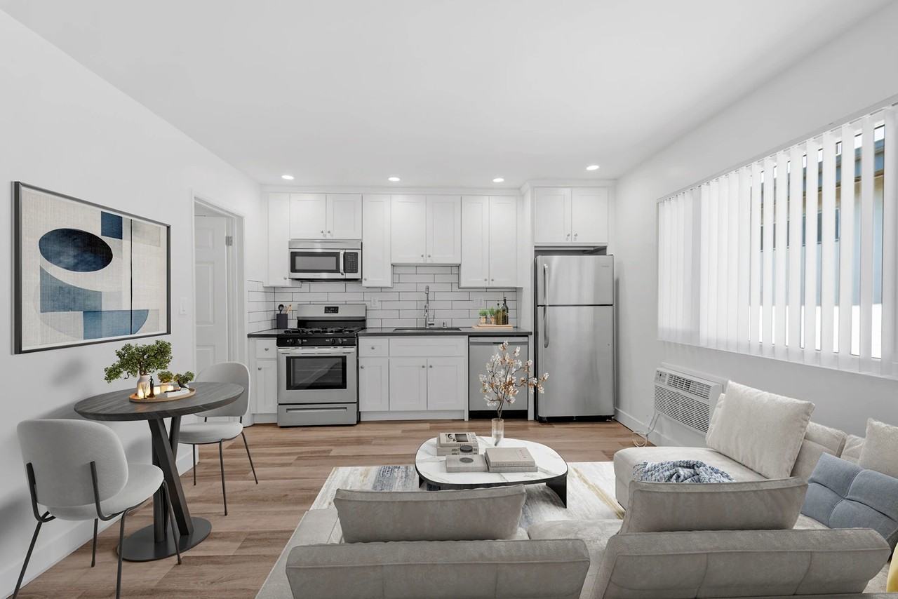 1240 W 29th St - Photo 4 of 50