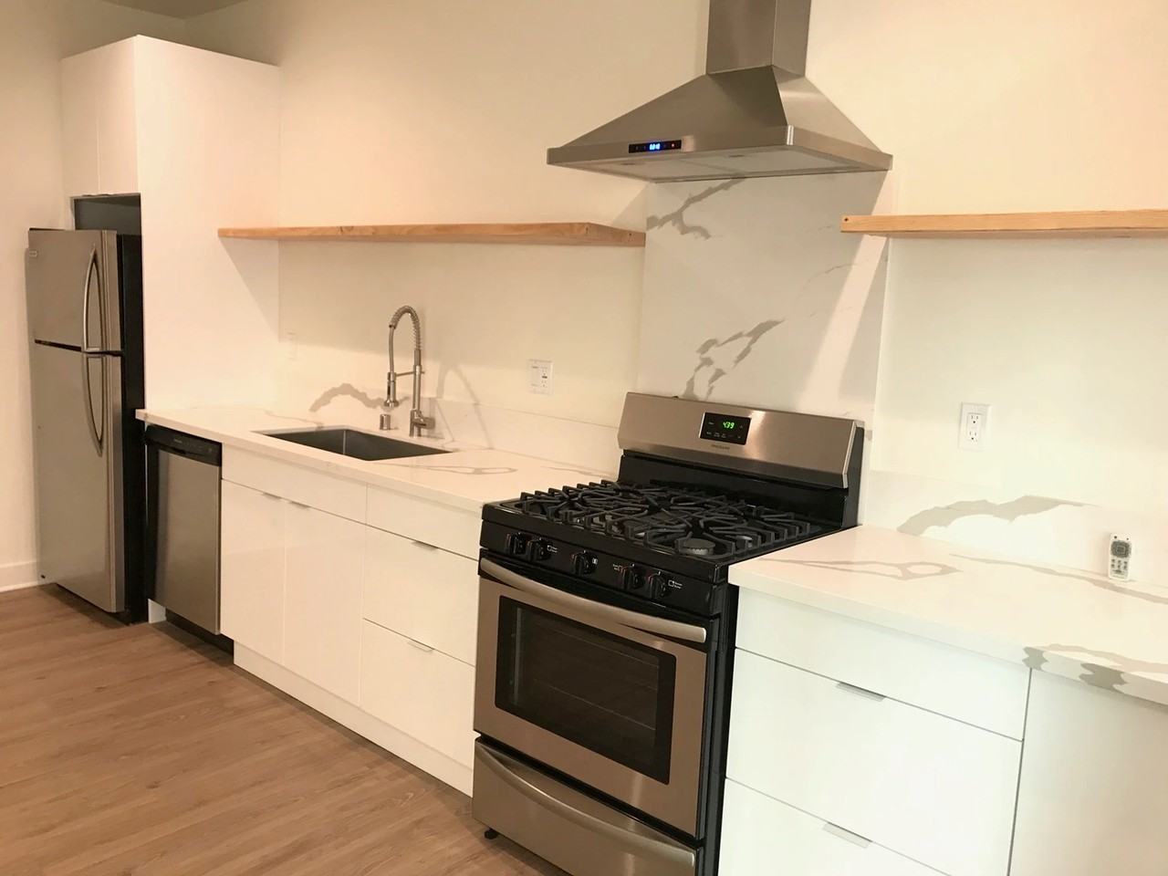 1327 N Kingsley Dr - Photo 3 of 18