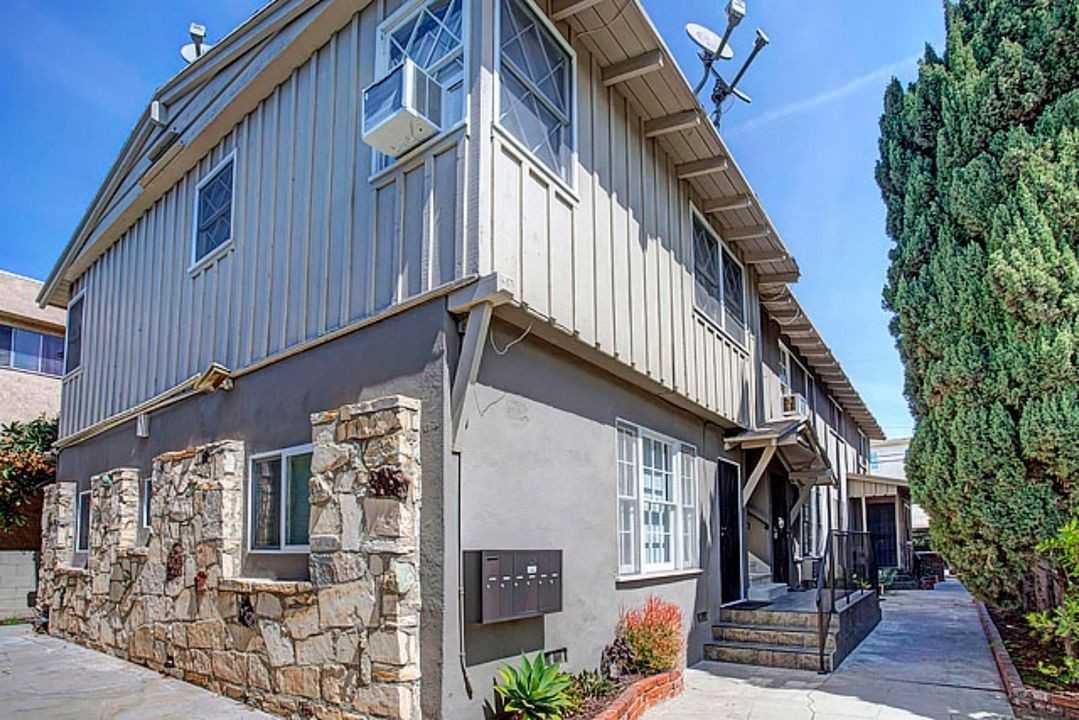 1532 S Bundy Dr - Photo 2 of 30