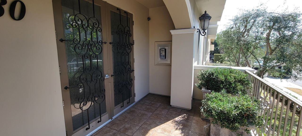 1730 Colby Ave - Photo 4 of 8