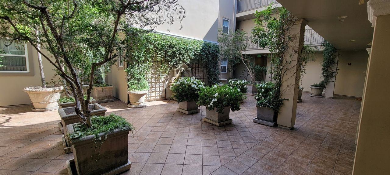 1730 Colby Ave - Photo 5 of 8