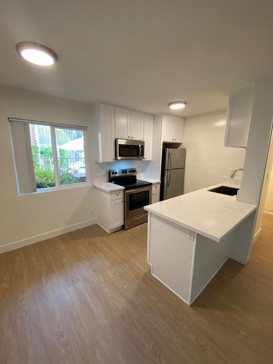 10760 Rose Ave. - Photo 6 of 50