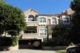 912 N Croft Ave - Photo 1 of 1