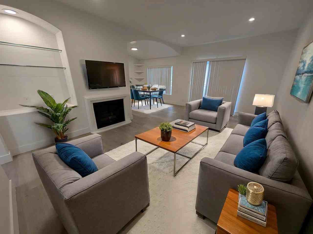 912 N Croft Ave - Photo 4 of 50