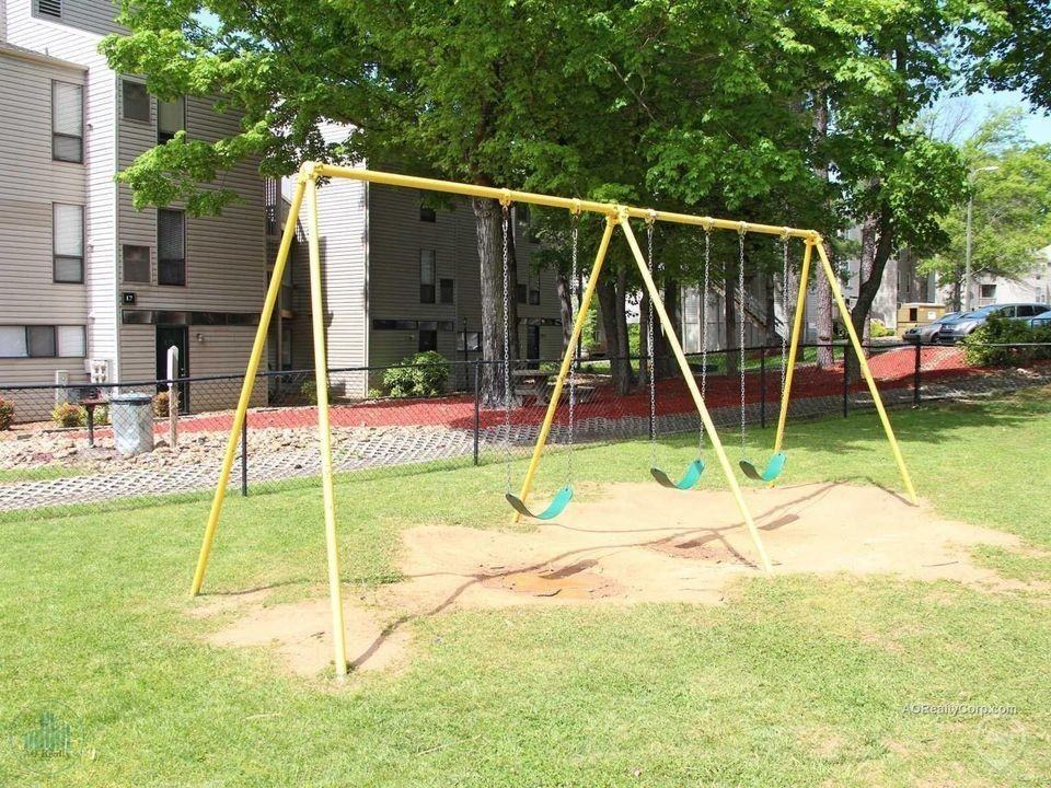 Meadowood Apartments - Photo 7 of 22