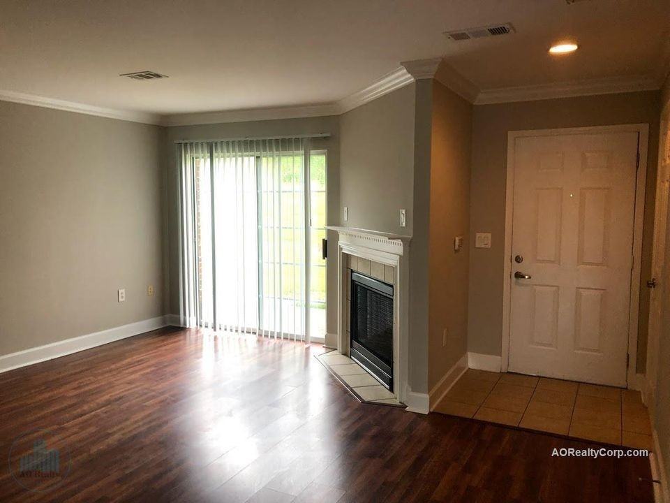 The Villas at Londontown - Photo 5 of 50