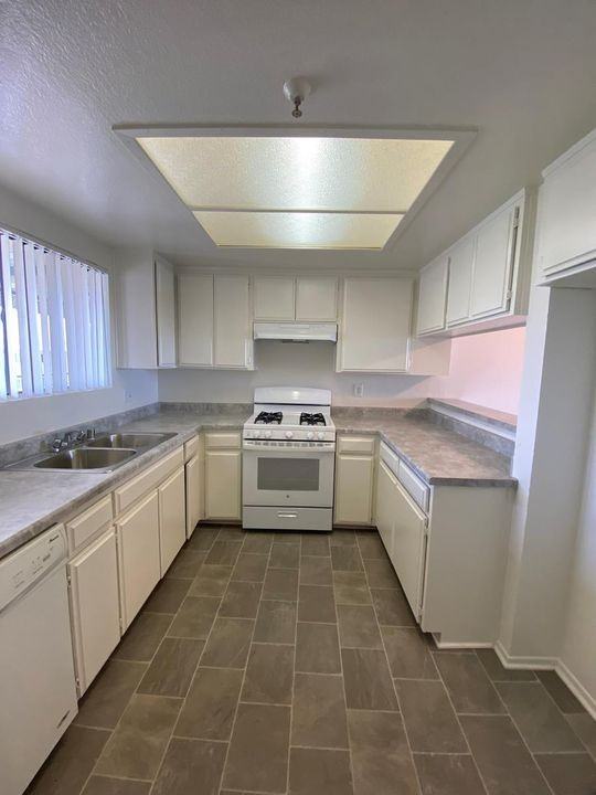 14020 Yukon Avenue, - Photo 6 of 50