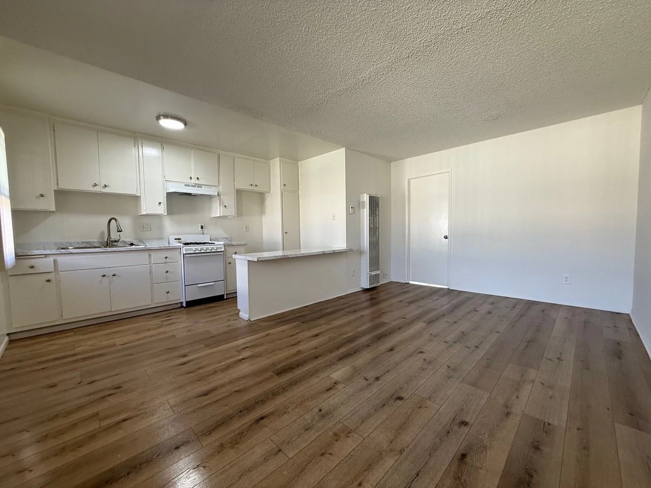 14608 Yukon Avenue, - Photo 7 of 50