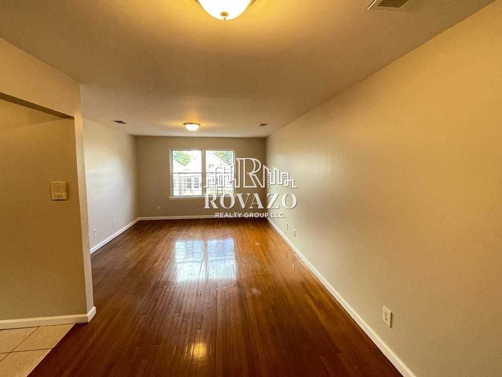 285 South 6th Street #2 - Photo 4 of 12