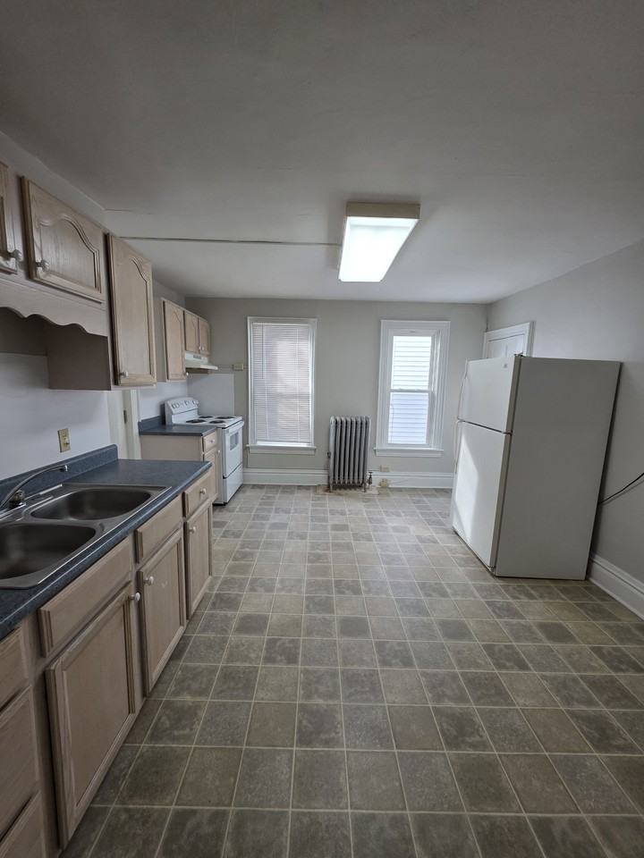 225 Pleasant Street #2 - Photo 7 of 10