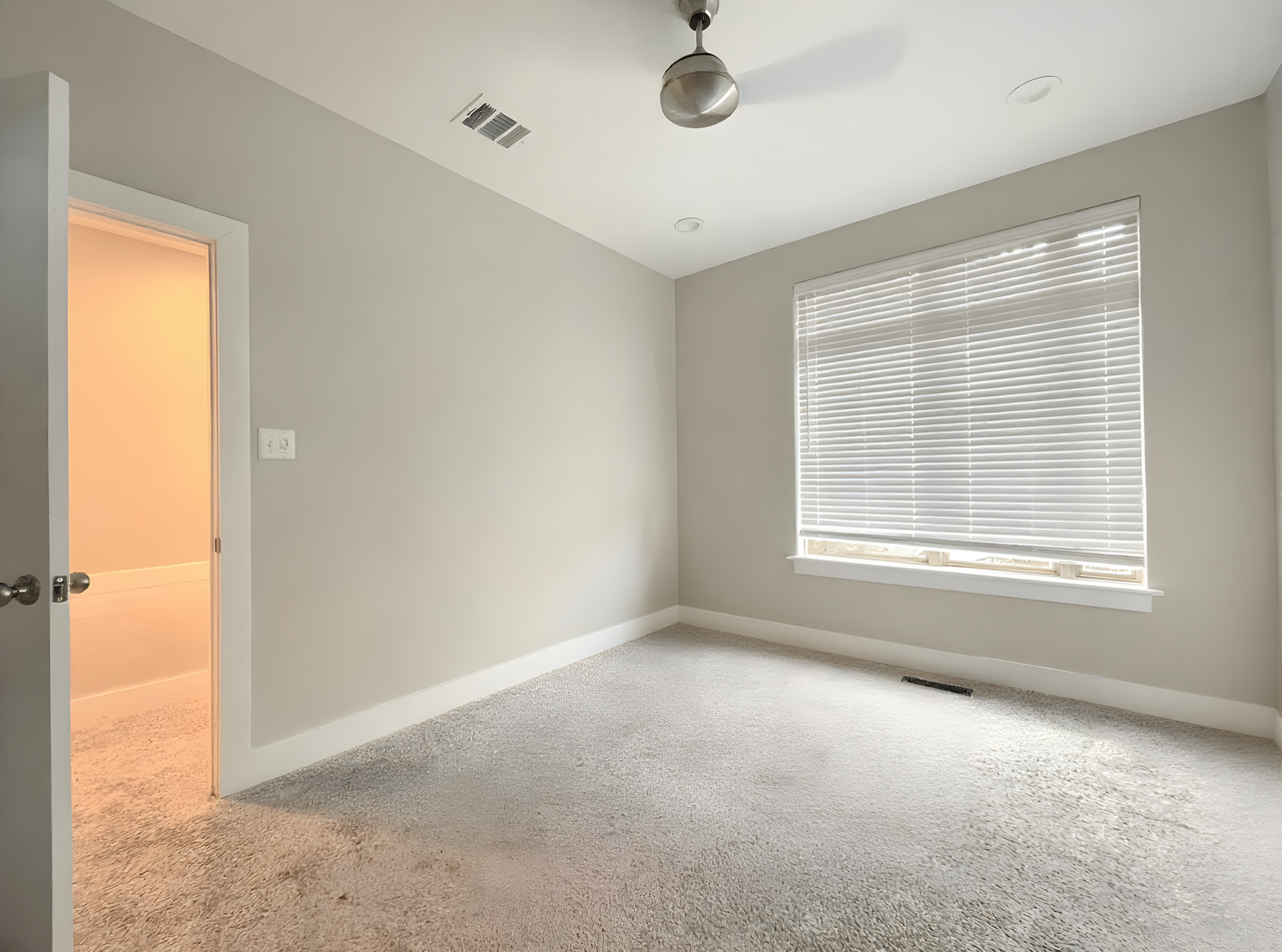 308 Poplar St #1 - Photo 3 of 37