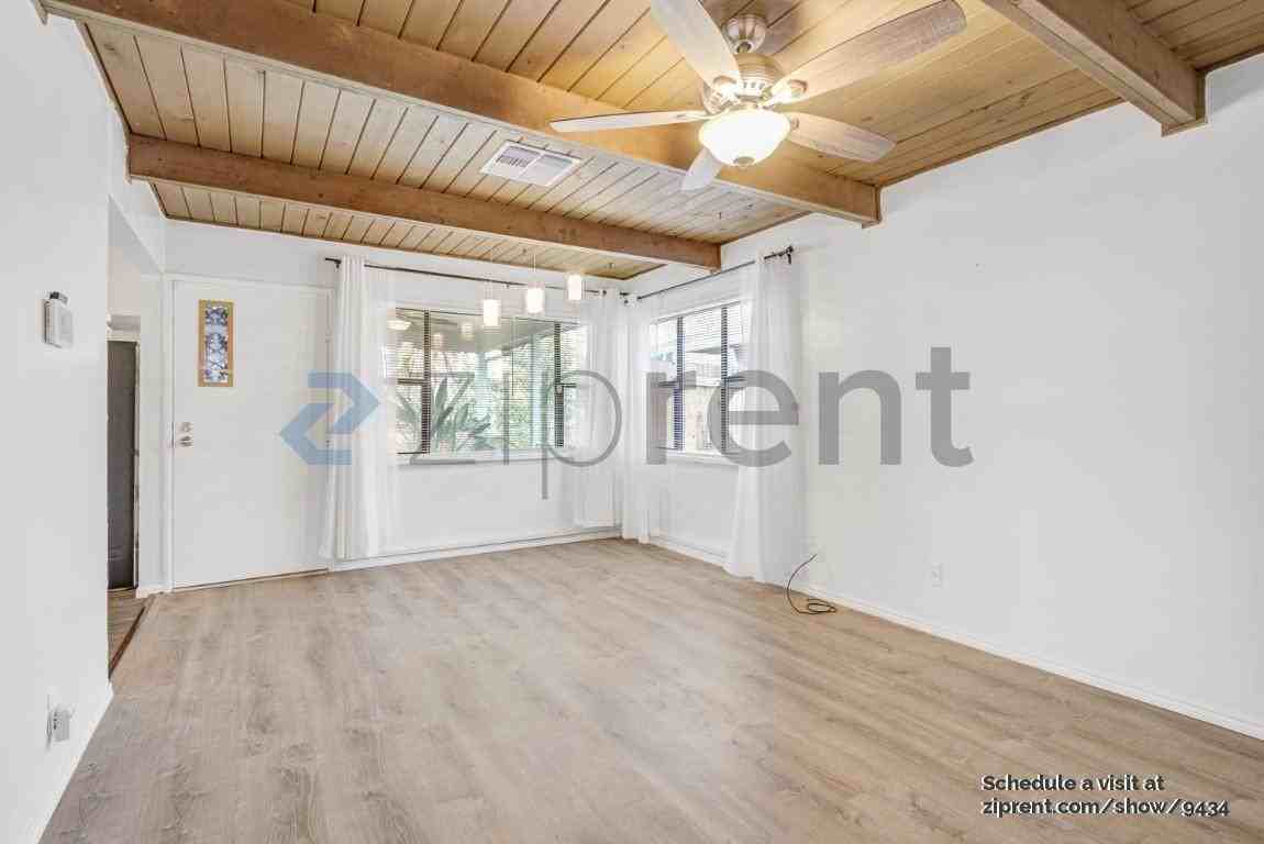 160 Arcade Blvd - Photo 3 of 22