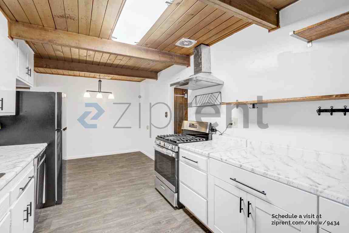 160 Arcade Blvd - Photo 5 of 22