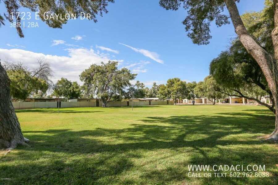 1723 E Gaylon Dr - Photo 2 of 31