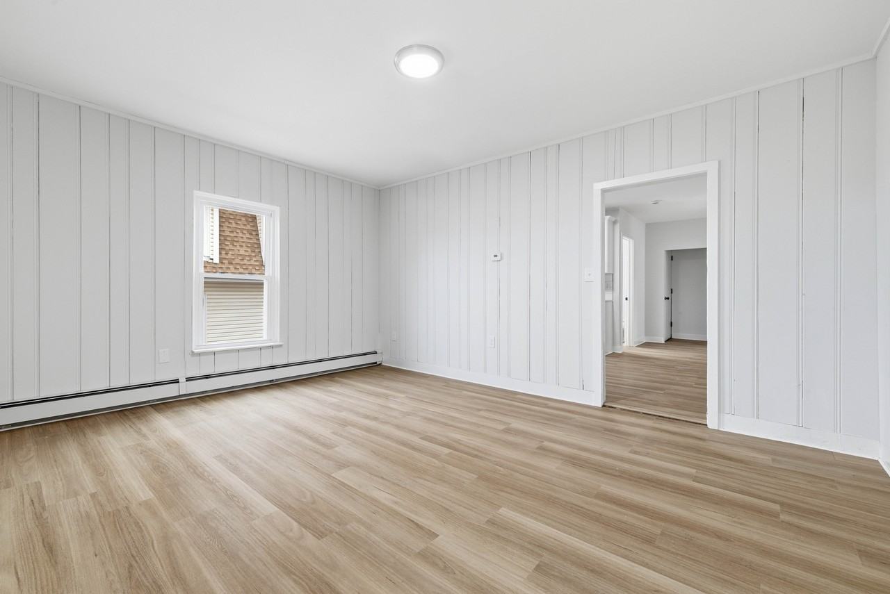 848 Bank Street #2nd Floor - Photo 4 of 17