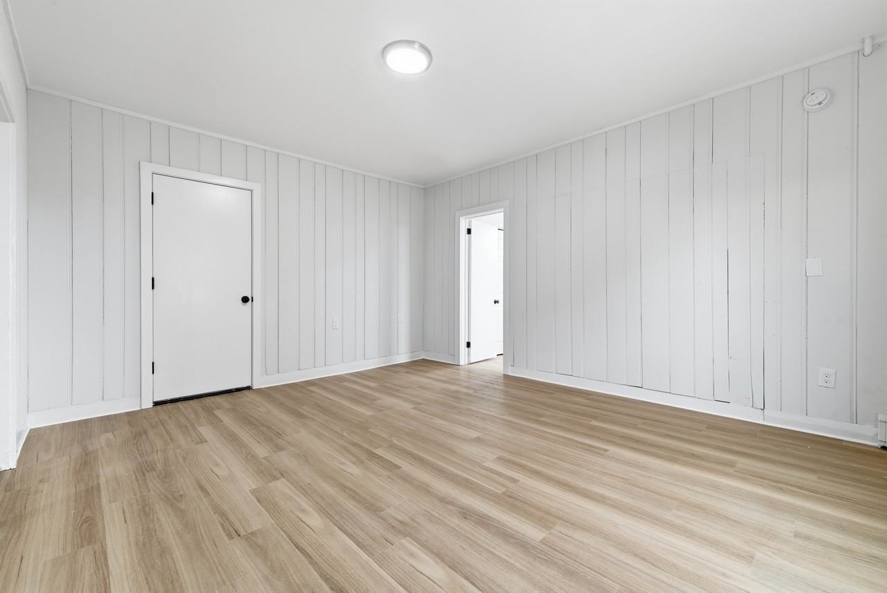 848 Bank Street #2nd Floor - Photo 5 of 17