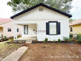 featured image of 2218 S Park St