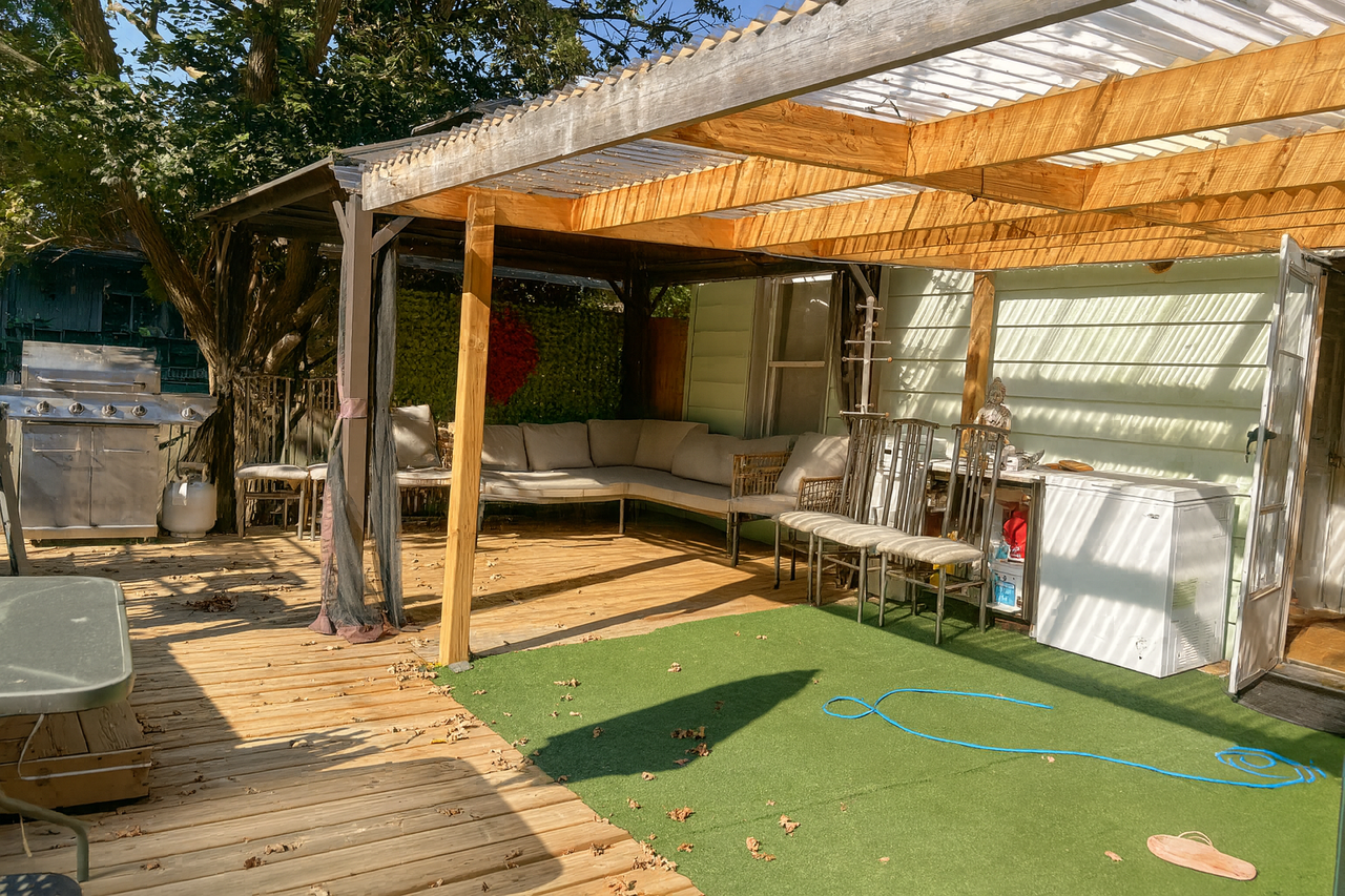 Somme Ave & Pillette Rd - Photo 6 of 7