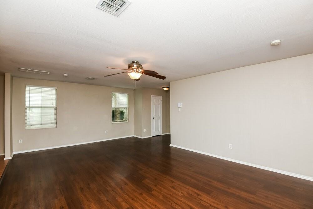 205 Crescent Ridge Dr - Photo 4 of 17