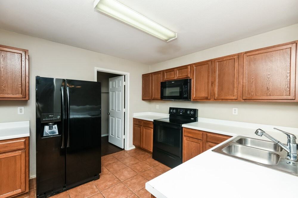 205 Crescent Ridge Dr - Photo 7 of 17