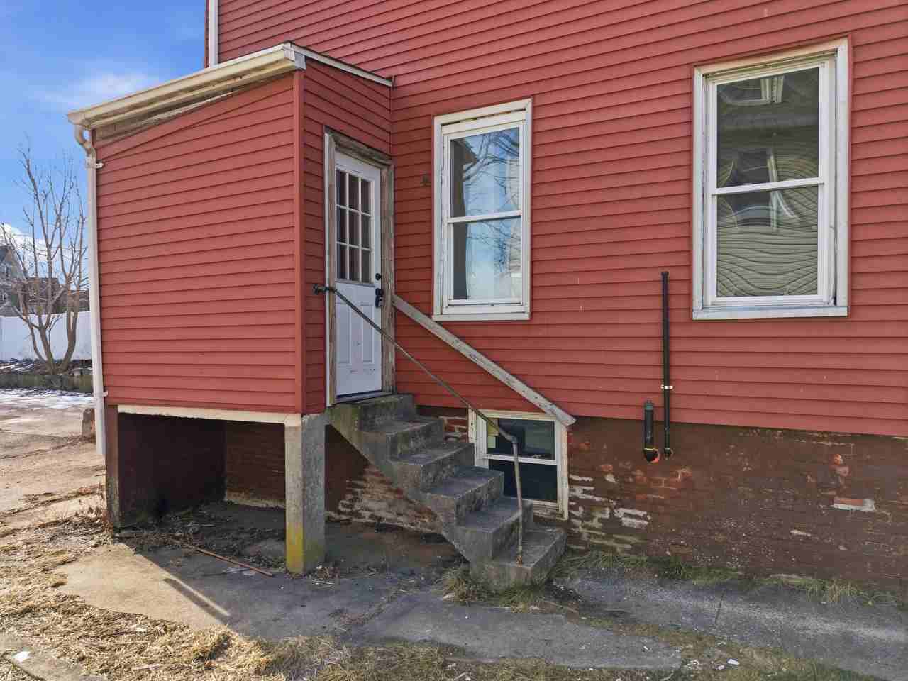 848 Bank Street #1st Floor - Photo 5 of 33