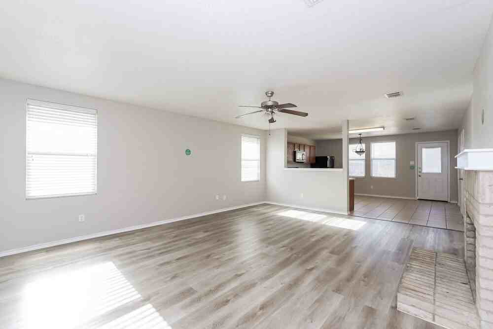 3969 Irish Setter Dr - Photo 6 of 16