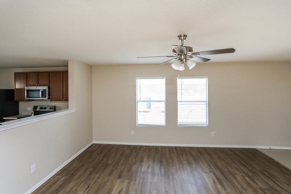 1316 Hazelnut Dr - Photo 3 of 16