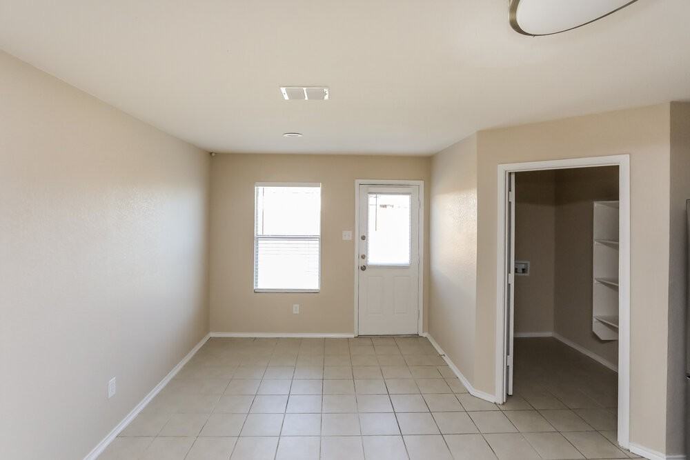 1316 Hazelnut Dr - Photo 4 of 16