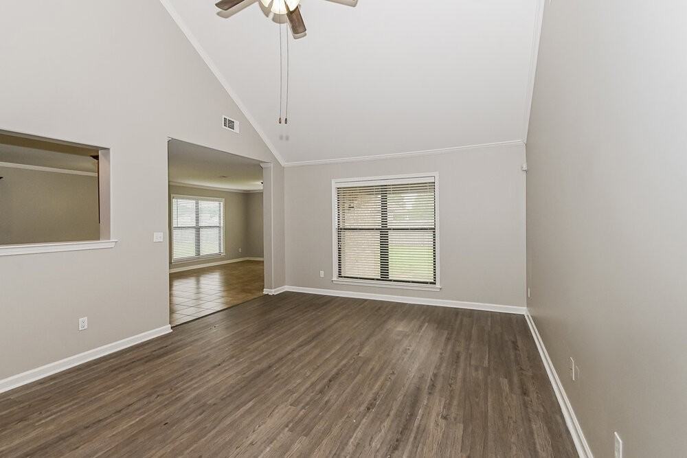 6755 Clarmore Dr - Photo 4 of 17