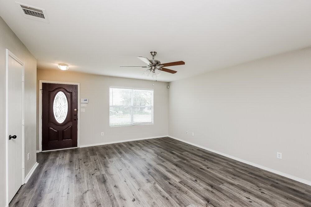 6217 Winnebago Ct - Photo 4 of 17