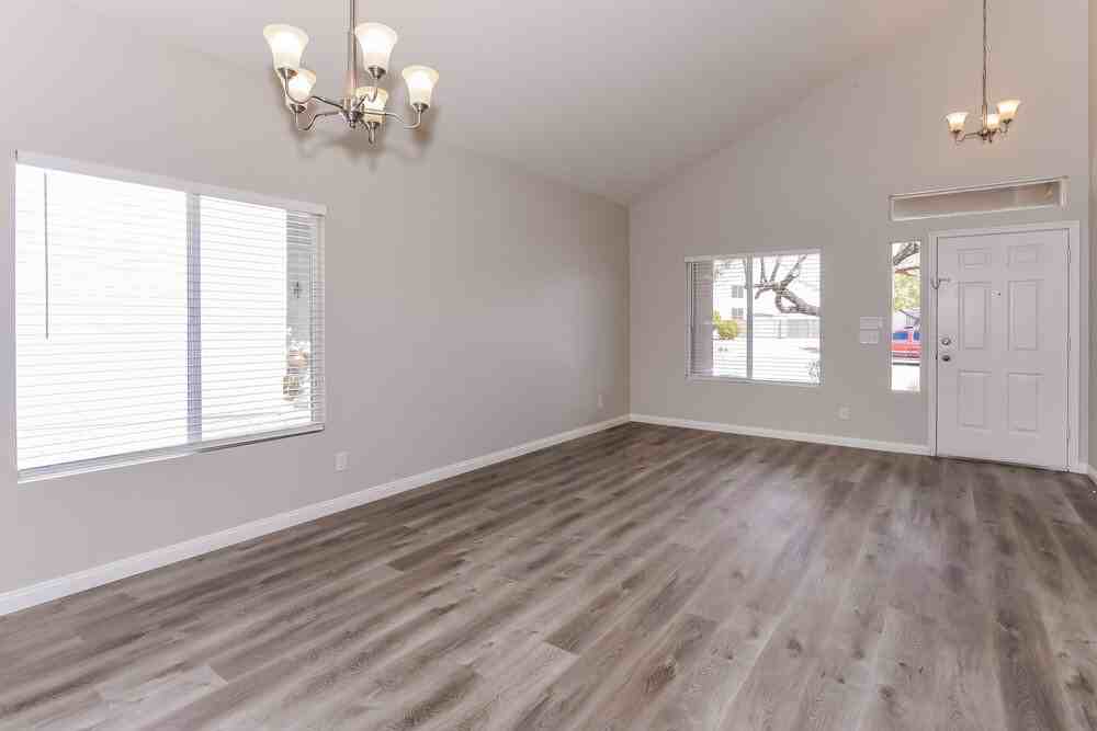 6033 Highland Gardens Dr - Photo 6 of 17