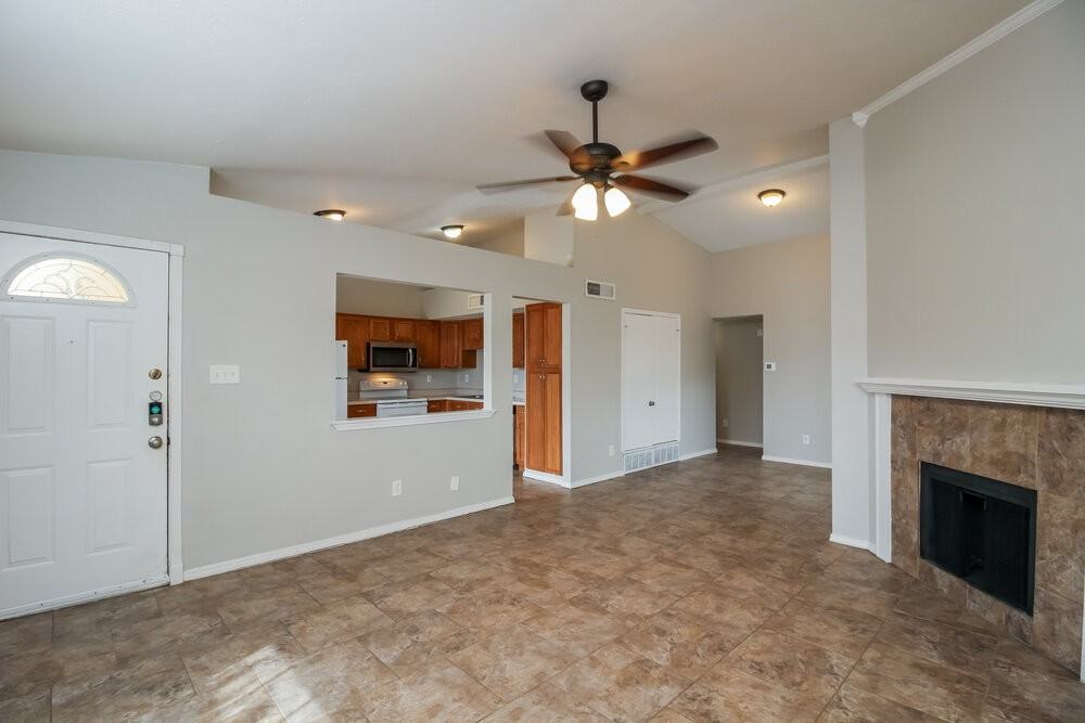 5609 Powers St - Photo 4 of 16