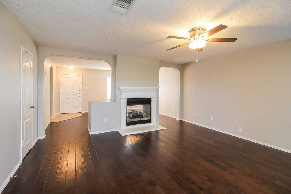 705 Timber Trl - Photo 4 of 15