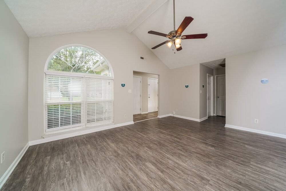 11111 Meadow Chase Ct - Photo 6 of 16