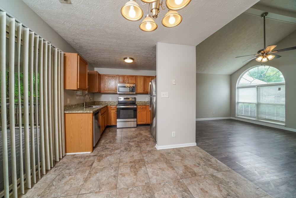 11111 Meadow Chase Ct - Photo 7 of 16