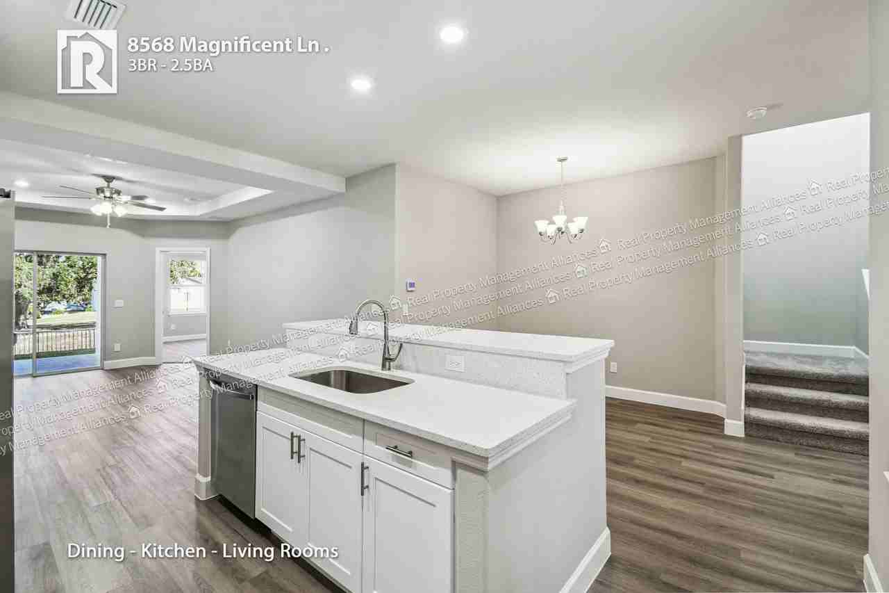 8568 Magnificent Ln - Photo 6 of 22